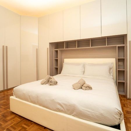 Trilocale Con Parcheggio Privato Apartment Milan Luaran gambar