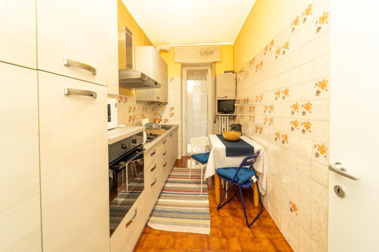 Trilocale Con Parcheggio Privato Apartment Milan Luaran gambar