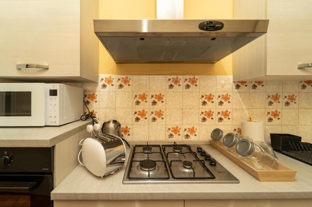 Trilocale Con Parcheggio Privato Apartment Milan Luaran gambar