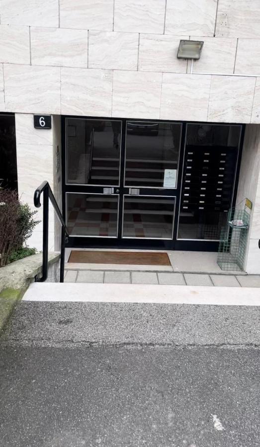 Trilocale Con Parcheggio Privato Apartment Milan Luaran gambar